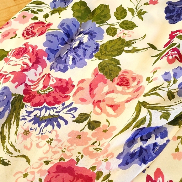 Reformation Kourtney Floral Midi Dress In Donna. 10 - Picture 4 of 13